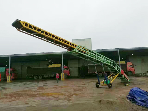 移動(dòng)伸縮式輸送機(jī)